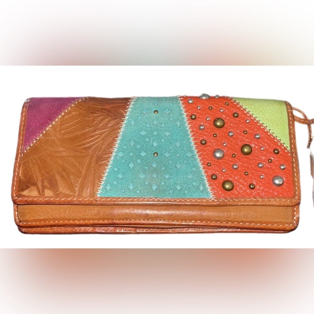 Leather wallet. Good used condition.